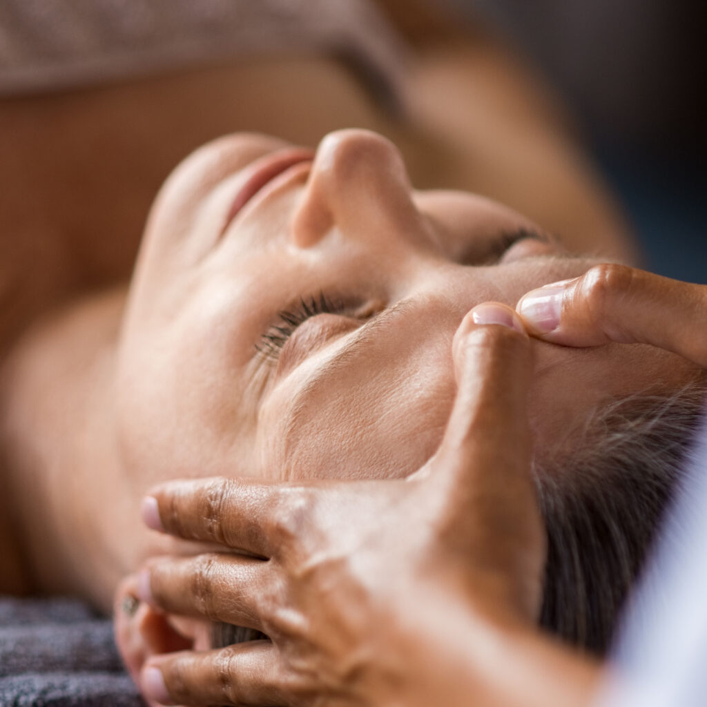 Anti-aging facial treatment
